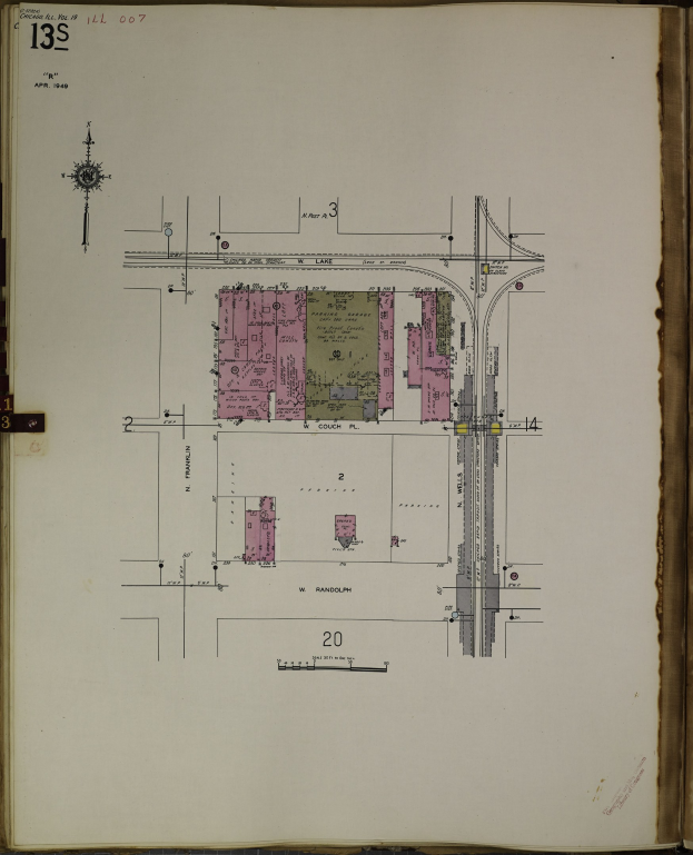Offenes Buch mit detaillierter Stadtkarte und Architekturplänen mit begleitendem Text