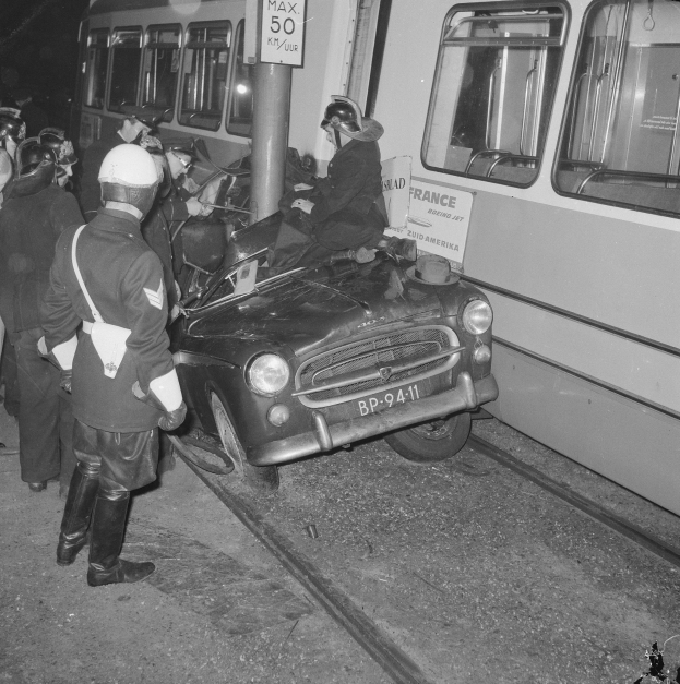 Verkehrsunfall in Dortmund-Hörde: Zwei Schwerverletzte