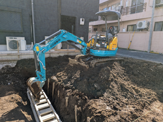 HZA-BI: Mini-Bagger ohne Zollpapiere/Bielefelder Zoll entdeckt Schmuggeltentat auf der A2 bei Hamm