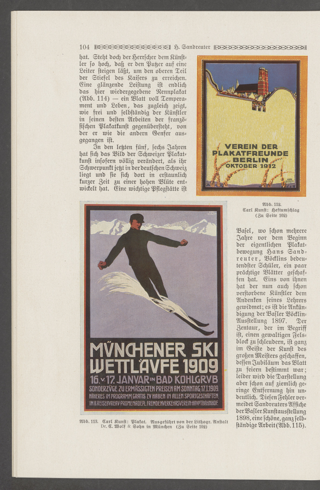 Ein Skifahrer in Neoprenanzug und Helm fährt eine schneebedeckte Piste unter einem strahlend blauen Himmel hinab, mit einem Plakat im Vordergrund, das die "Münchenner Ski Wettläve 1909" bewirbt.