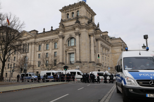 POL-BO: "Ich freue mich sehr auf die Polizeipräsidentschaft Bochum!" - Dr. Carsten D"ubbers ist der neue Chef der Kripo - Ralf Gromann geht in den Ruhestand