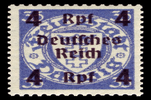 Blauer und weißer Stempel mit der Aufschrift "Deutsches Reich" vor schwarzem Hintergrund.